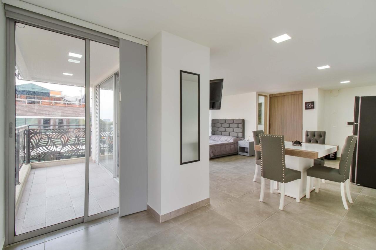 Camelot Apartahotel Medellín Esterno foto