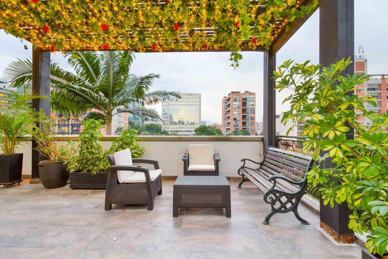 Camelot Apartahotel Medellín Esterno foto