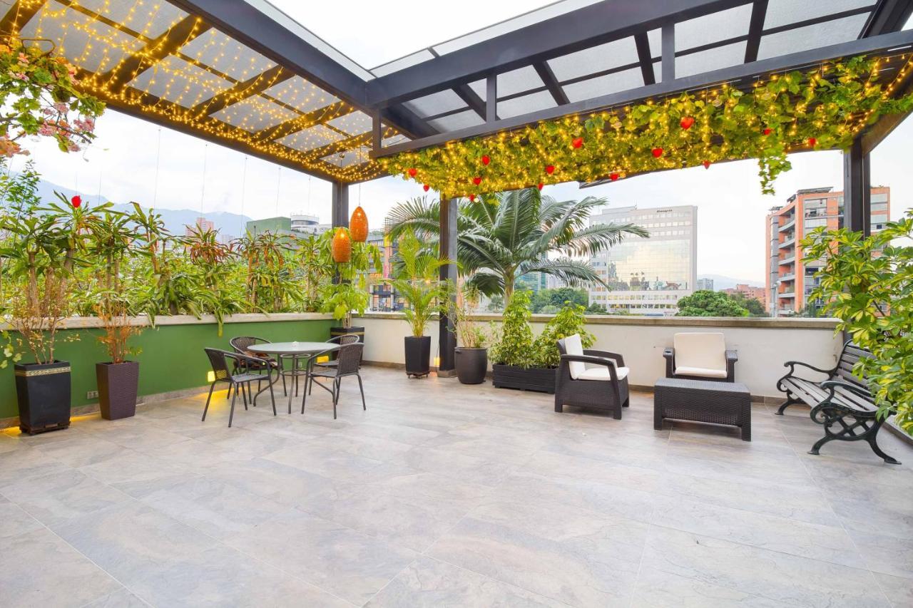 Camelot Apartahotel Medellín Esterno foto